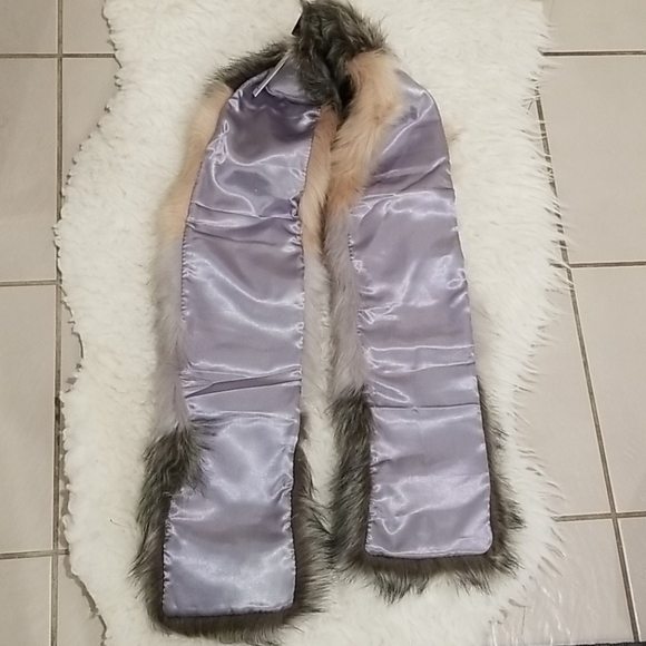 💕LOVE TOKEN💕 Multi Color Block Faux Fur Stole - Picture 4 of 8